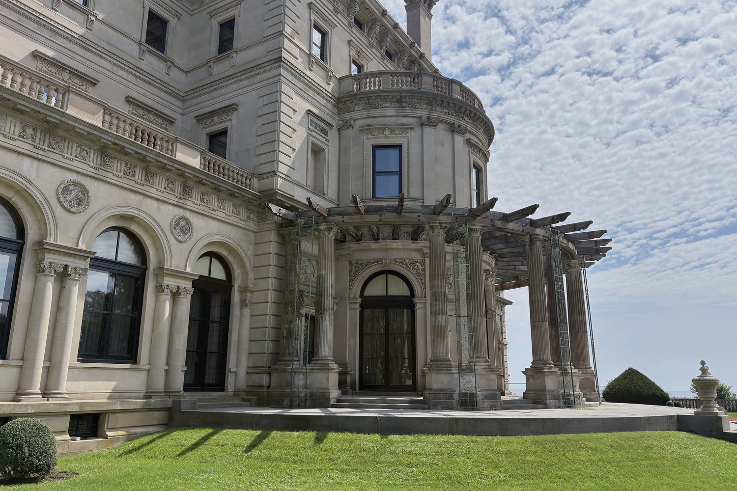 The Breakers, the loggia and its arcade seen along the seaward front
